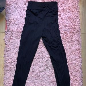 HIGH WAISTED LEGGINGS